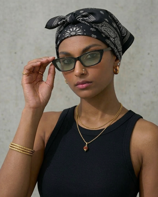 The Noir Paisley Square